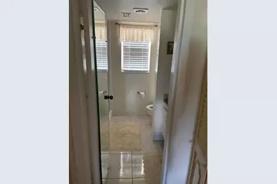 3871 Via Poinciana #402, Lake Worth, FL 33467 - Photo 10
