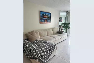 3871 Via Poinciana #402, Lake Worth, FL 33467 - Photo 2