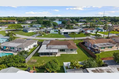 9704 NW 67th Street, Tamarac, FL 33321 - Photo 44