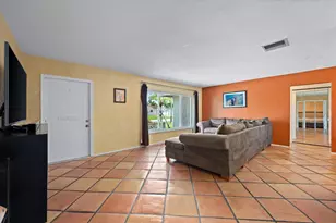 9704 NW 67th St, Tamarac, FL 33321 - Photo 12