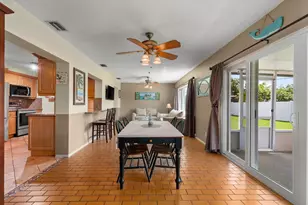 9704 NW 67th St, Tamarac, FL 33321 - Photo 6
