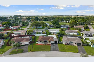9704 NW 67th Street, Tamarac, FL 33321 - Photo 32