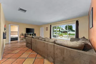9704 NW 67th St, Tamarac, FL 33321 - Photo 14