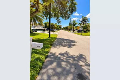 3851 NE 14th Avenue, Pompano Beach, FL 33064 - Photo 2