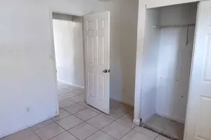 635 NW 22nd Rd, Fort Lauderdale, FL 33311 - Photo 14