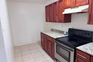 635 NW 22nd Rd, Fort Lauderdale, FL 33311 - Photo 4