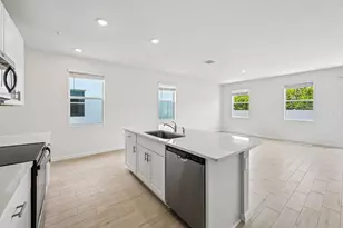 642 Salisbury Cir, Fort Pierce, FL 34982 - Photo 4