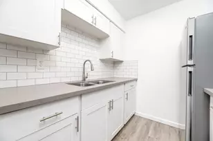 1401 NE 17th Ct, Fort Lauderdale, FL 33305 - Photo 16