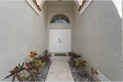 1317 Fairfax Circle E, Boynton Beach, FL 33436 - Photo 4