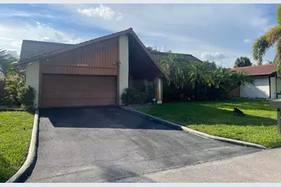20310 NE 10th Place, Miami, FL 33179 - Photo 2