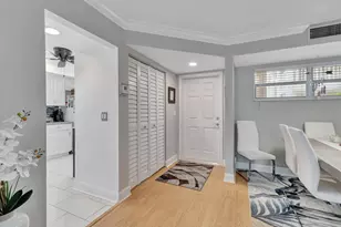 17 Colonial Club Dr, Boynton Beach, FL 33435 - Photo 12