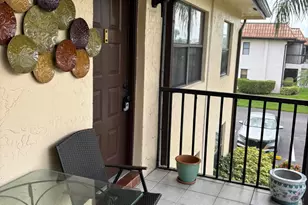 7106 Golf Colony Ct, Lake Worth, FL 33467 - Photo 4