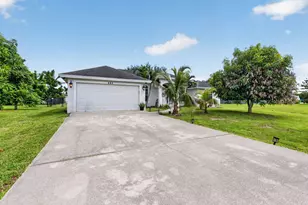 422 SW Tulip Blvd, Port Saint Lucie, FL 34953 - Photo 2