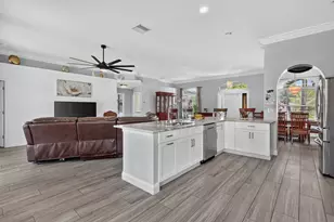 422 SW Tulip Blvd, Port Saint Lucie, FL 34953 - Photo 20