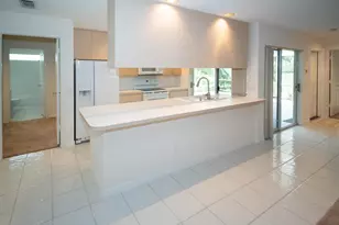 8704 Chapman Oak Ct, Palm Beach Gardens, FL 33410 - Photo 12