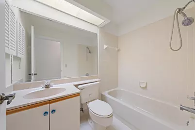 370 Prestwick Circle #2, Palm Beach Gardens, FL 33418 - Photo 32