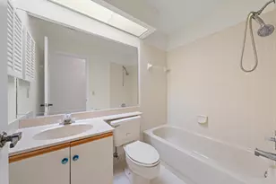 370 Prestwick Cir, Palm Beach Gardens, FL 33418 - Photo 32