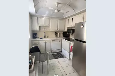 305 Saxony G, Delray Beach, FL 33446 - Photo 6