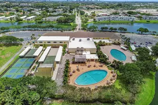 85 Kingswood E, West Palm Beach, FL 33417 - Photo 18