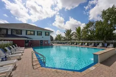 85 Kingswood E, West Palm Beach, FL 33417 - Photo 16