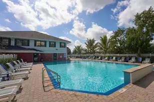 85 Kingswood E, West Palm Beach, FL 33417 - Photo 16