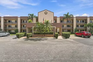 10607 W Clairmont Cir, Tamarac, FL 33321 - Photo 2