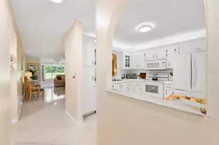 9095 Flynn Cir, Boca Raton, FL 33496 - Photo 4