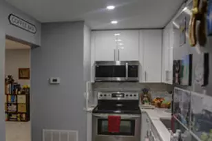 188 Lake Evelyn Dr, West Palm Beach, FL 33411 - Photo 8
