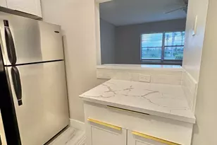 9 Salisbury A, West Palm Beach, FL 33417 - Photo 6