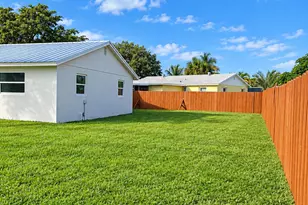 19052 SE Suddard Dr, Jupiter, FL 33469 - Photo 4