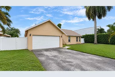 118 Mohigan Circle, Boca Raton, FL 33487 - Photo 1