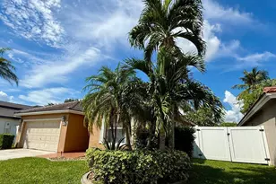 870 NW 166th Ave, Pembroke Pines, FL 33028 - Photo 4