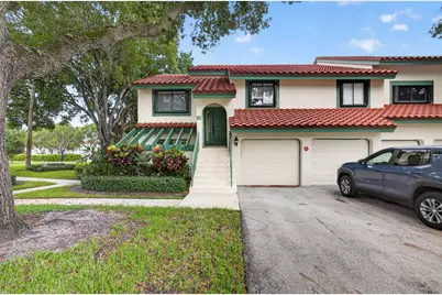 10 Lexington Lane E #A, Palm Beach Gardens, FL 33418 - Photo 1