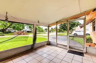 913 Jamaican Dr, West Palm Beach, FL 33415 - Photo 6