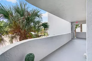 8200 Lakeshore Dr, Hypoluxo, FL 33462 - Photo 18