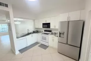 5275 Jamboree Pl, Margate, FL 33063 - Photo 4