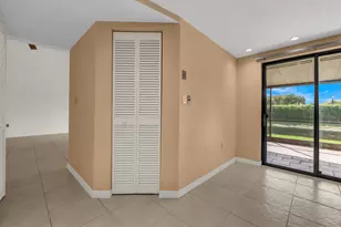 942 SW 113th Terrace, Pembroke Pines, FL 33025 - Photo 12