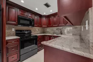 942 SW 113th Terrace, Pembroke Pines, FL 33025 - Photo 8