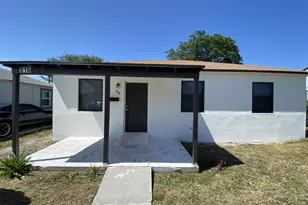 816 W 4th St, Riviera Beach, FL 33404 - Photo 1