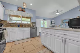 8026 Marshwood Ln, Lake Worth, FL 33467 - Photo 6