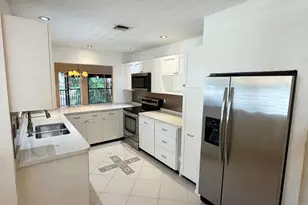 40 Pelican Pointe Dr, Delray Beach, FL 33483 - Photo 8