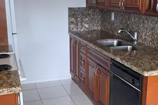 4102 Newport U, Deerfield Beach, FL 33442 - Photo 2