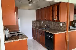 4102 Newport U, Deerfield Beach, FL 33442 - Photo 2