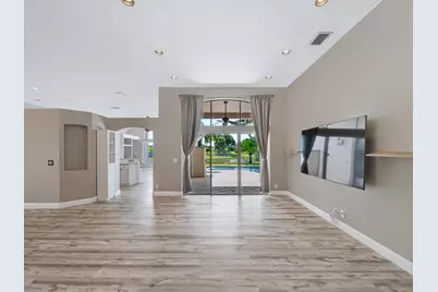 5574 Bermuda Dunes Circle, Lake Worth, FL 33463 - Photo 8