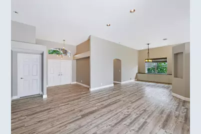 5574 Bermuda Dunes Circle, Lake Worth, FL 33463 - Photo 10