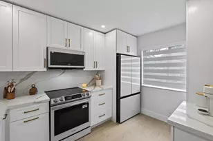20869 NW 2nd St, Pembroke Pines, FL 33029 - Photo 10