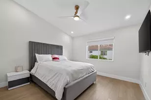20869 NW 2nd St, Pembroke Pines, FL 33029 - Photo 30