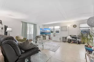 8702 Duchess Ct E, Boynton Beach, FL 33436 - Photo 2