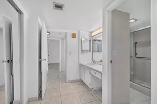 20301 W Country Club Dr, Aventura, FL 33180 - Photo 10
