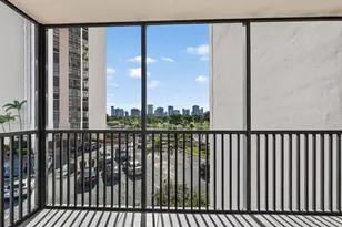 20301 W Country Club Dr, Aventura, FL 33180 - Photo 22